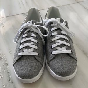 NEW Ellen Degeneres sneakers, size 8